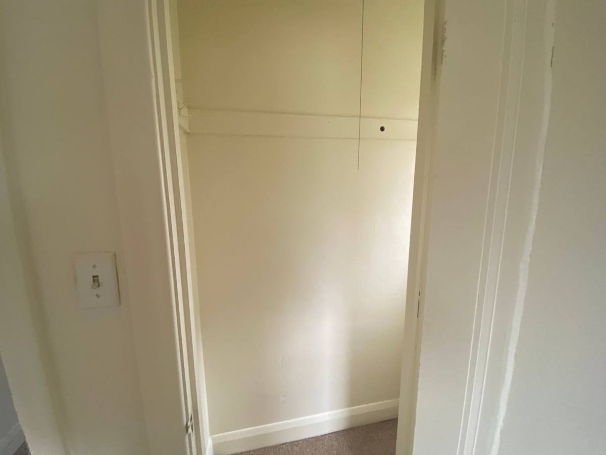 Apartment for rent at 211 E 5th St, Monroe, MI 48161