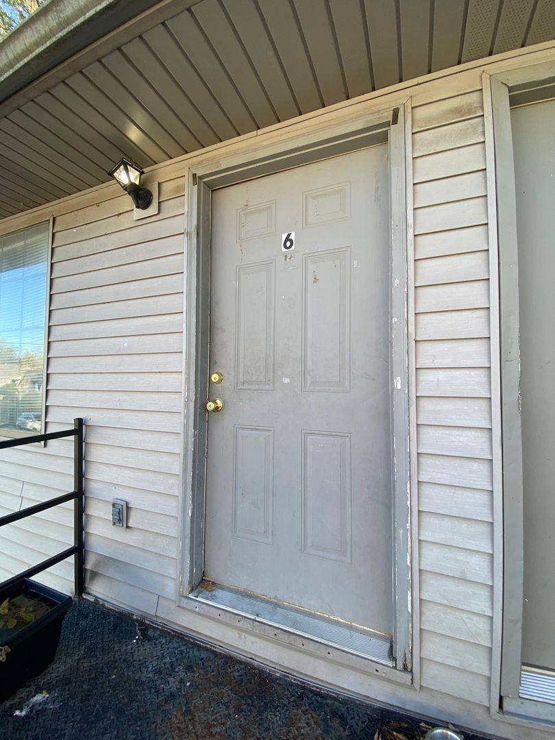 Apartment for rent at 422-426 W Jackson St, Union City, TN 38261