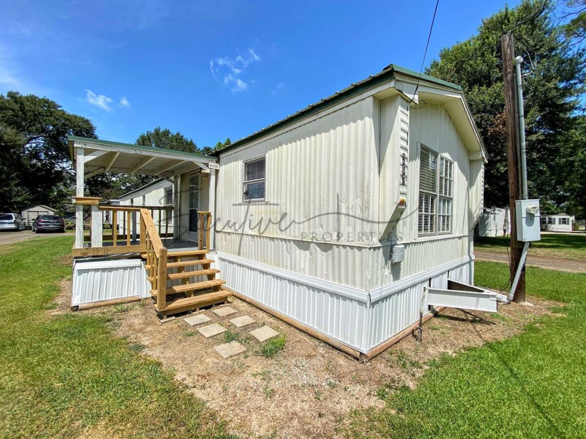House for rent at 307 N Kinney Ave, Iowa, LA 70647