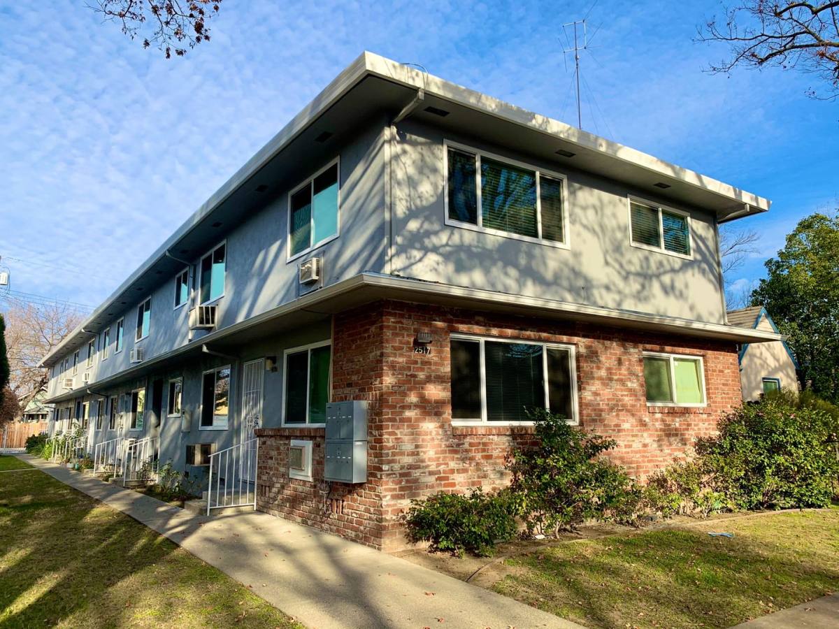 Apartment for rent at 2517 W St, Sacramento, CA 95818