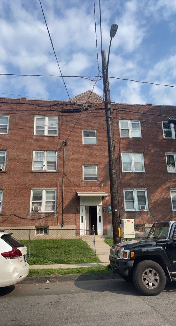 Apartment for rent at 98-100 Mountford St, Hartford, CT 06114