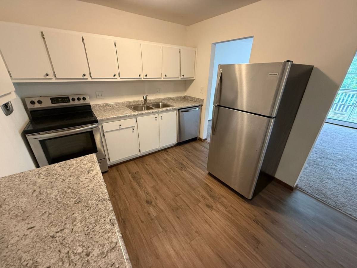 Apartment for rent at 215 Williamsburg Dr, Mequon, WI 53092