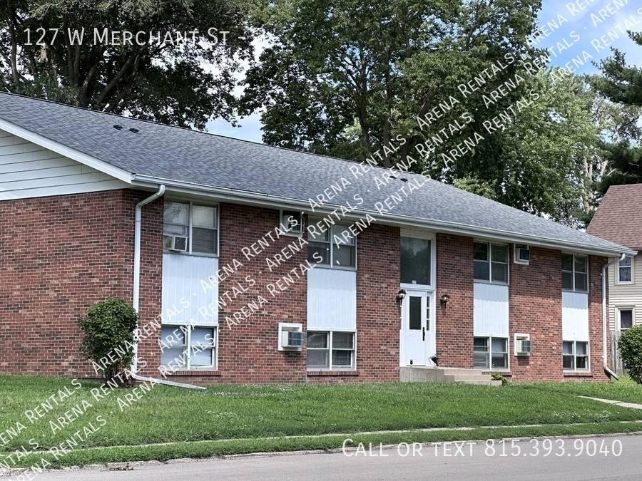 Apartment for rent at 127 W Merchant St #2, Byron, IL 61010