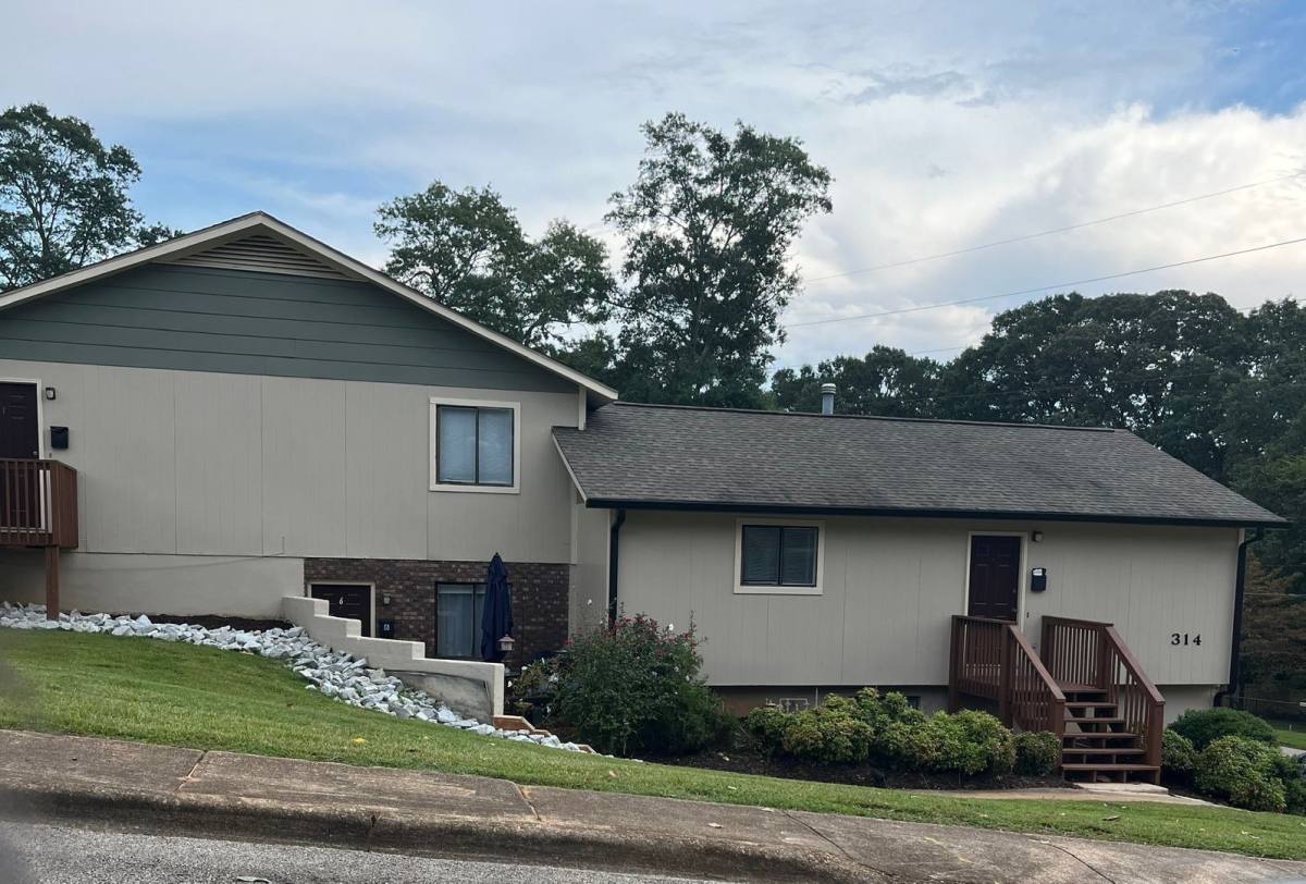 Apartment for rent at 314 W Ave, Gainesville, GA 30501