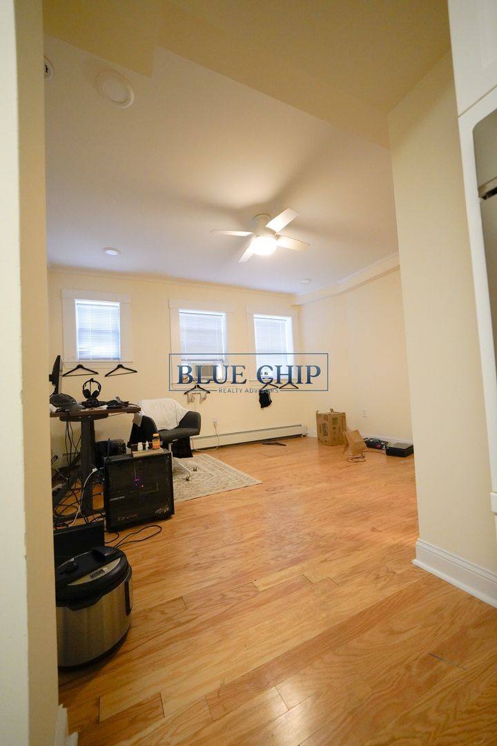 Apartment for rent at 219 Commonwealth Ave, Chestnut Hill, MA 02467