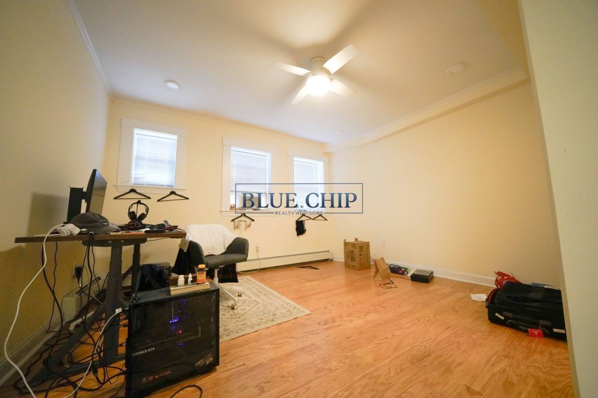 Apartment for rent at 219 Commonwealth Ave, Chestnut Hill, MA 02467
