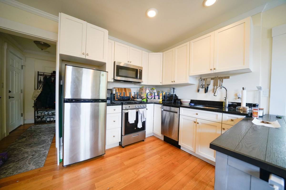 Apartment for rent at 219 Commonwealth Ave, Chestnut Hill, MA 02467