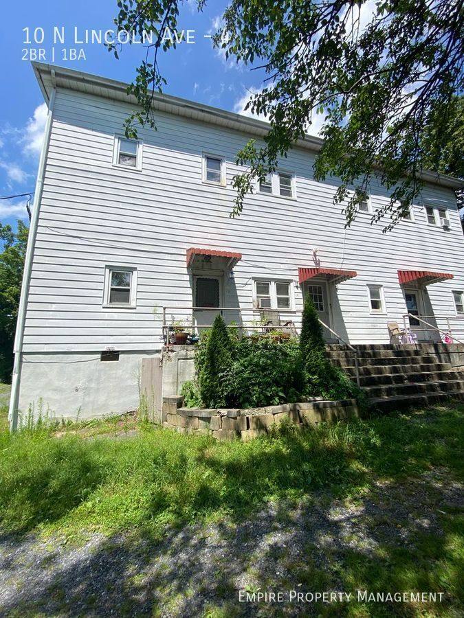 Apartment for rent at 10 N Lincoln Ave #4, Walnutport, PA 18088