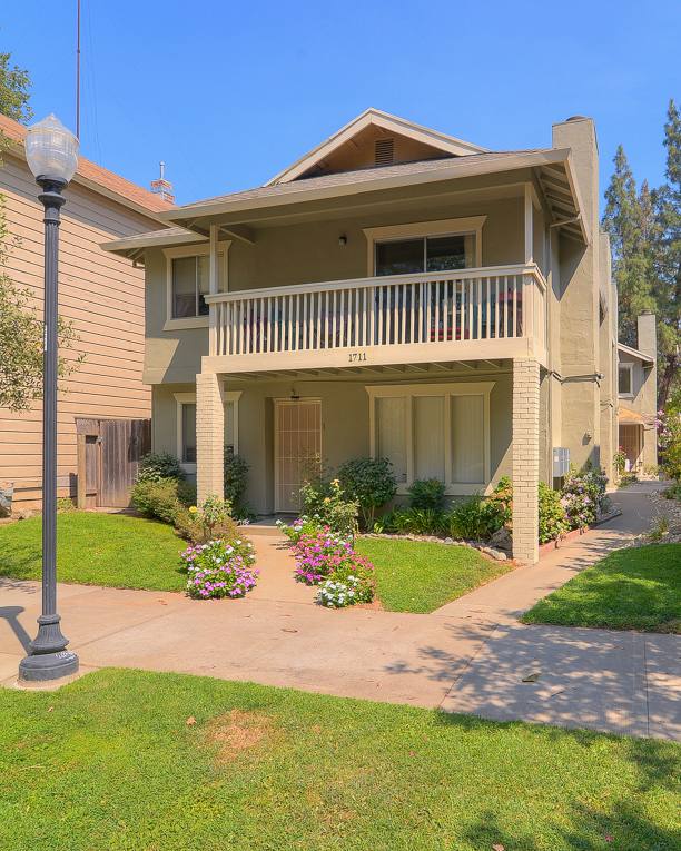Townhouse for rent at 1711 Q St, Sacramento, CA 95811