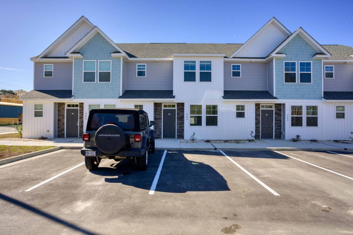 Townhouse for rent at 264 Sandy Cove Lane, Sneads Ferry, NC 28460