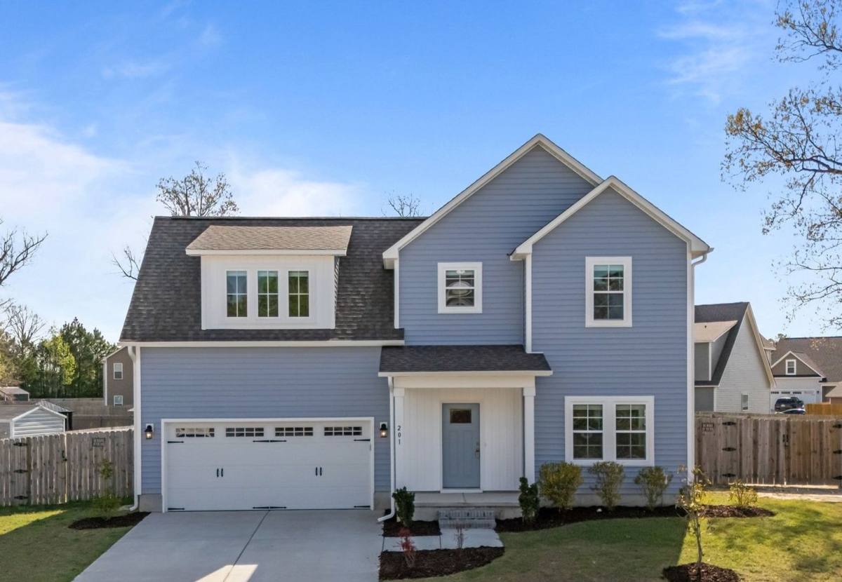 House for rent at 201 Broadleaf Dr, Jacksonville, NC 28546