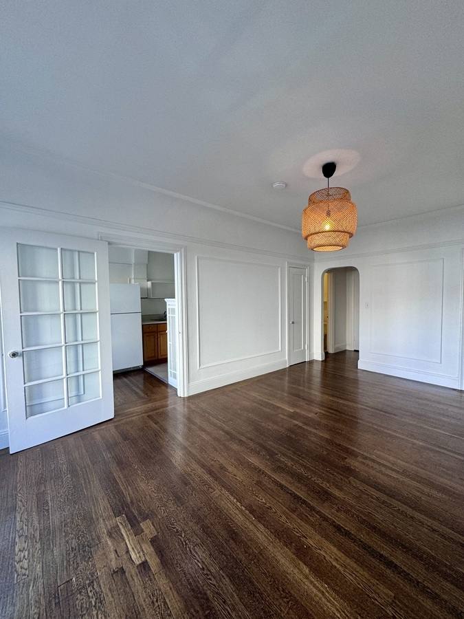 Apartment for rent at 1075 Washington St, San Francisco, CA 94108