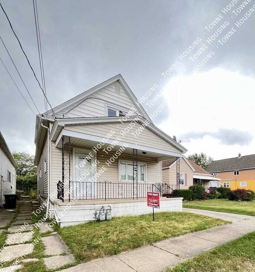 Apartment for rent at 235 Lackawanna Ave #1, Buffalo, NY 14212
