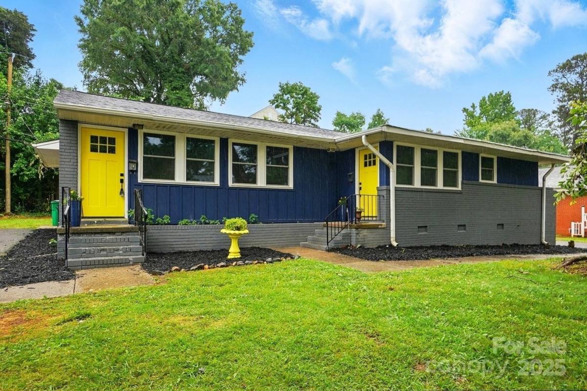 Apartment for rent at 1412 Wembley Dr, Charlotte, NC 28205