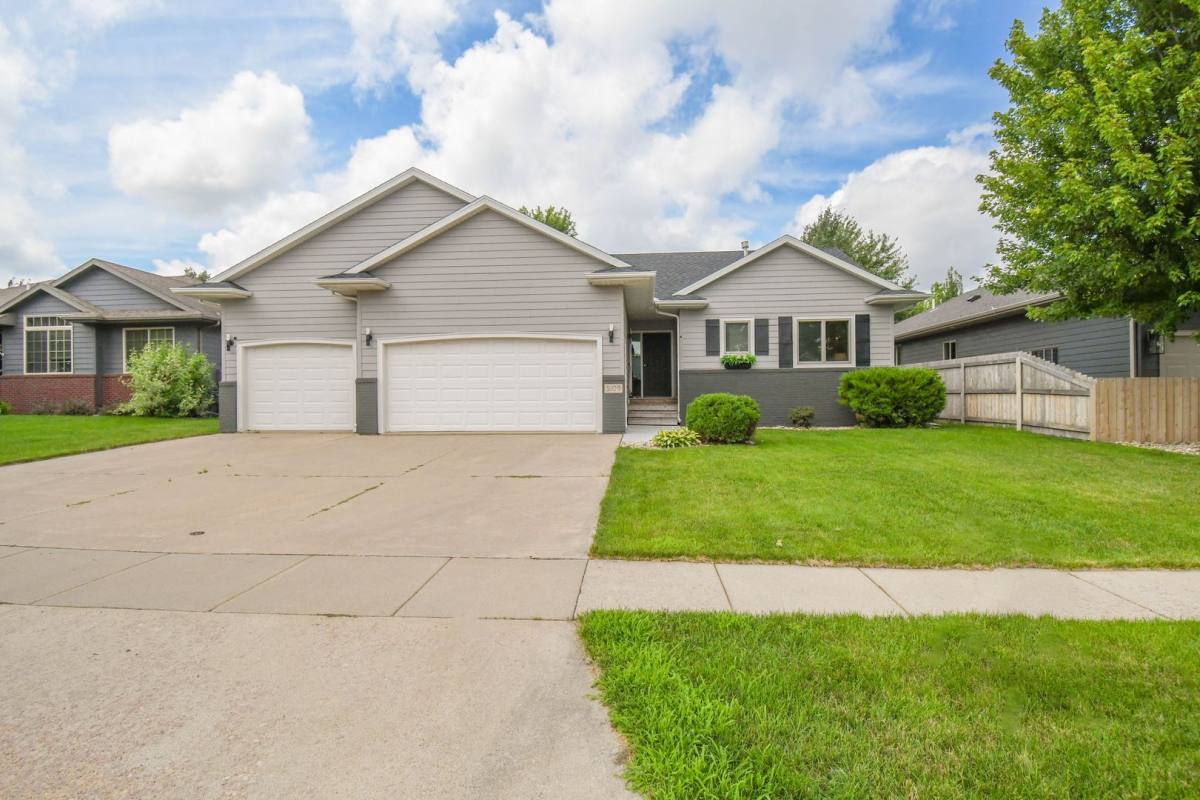 House for rent at 5109 S Manchester Court, Sioux Falls, SD 57108