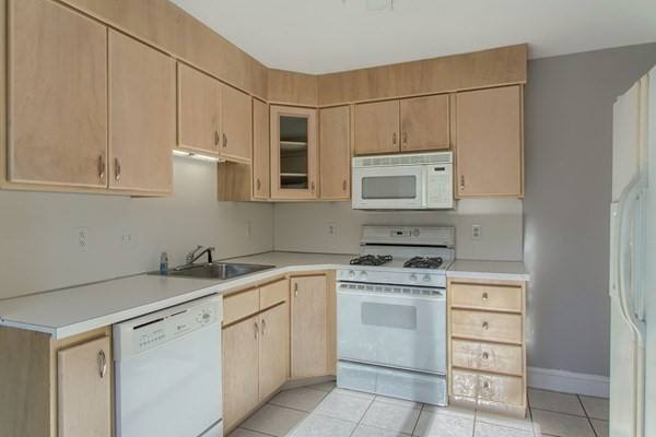 House for rent at 148 Pleasant St #2, Watertown, MA 02472