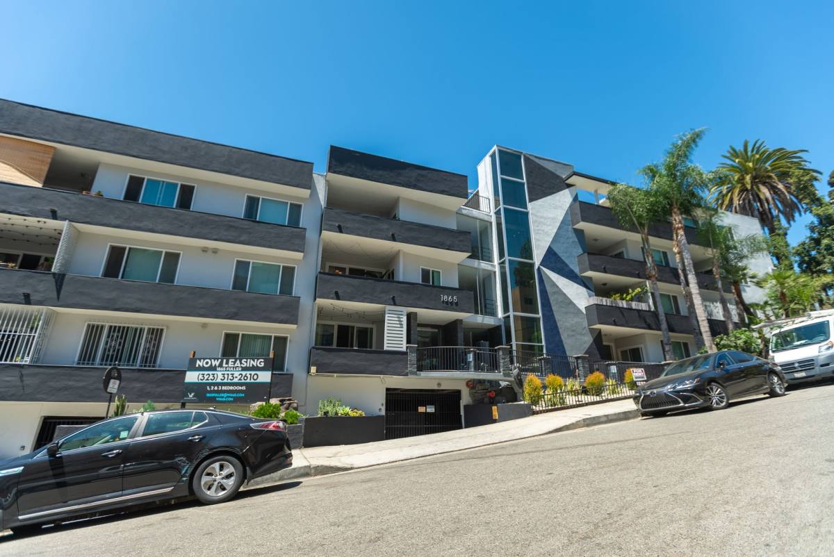 Apartment for rent at 1865 N Fuller Ave, Los Angeles, CA 90046