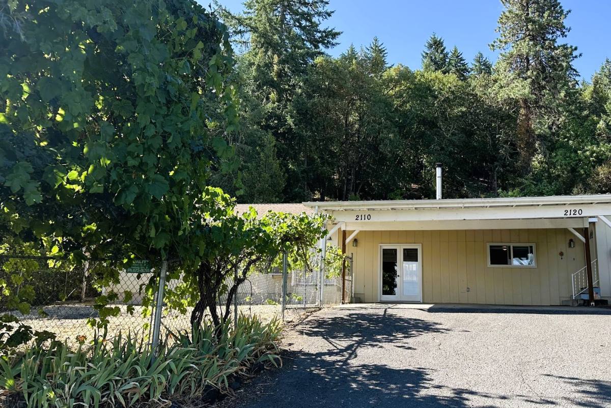 Apartment for rent at 2110 2120 Lookingglass Rd, Roseburg, OR 97471