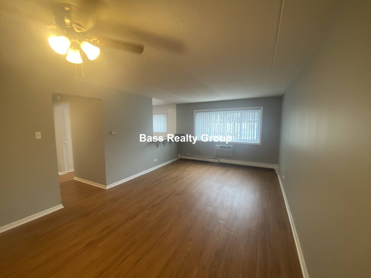 Apartment for rent at 10739 S Keating #304, Oak Lawn, IL 60453