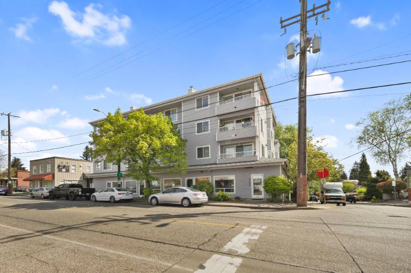 Condo for rent at 1000 NE 88th St, Seattle, WA 98115
