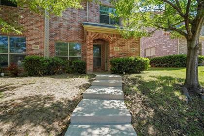 Townhouse for rent at 2361 Homewood Lane, Grand Prairie, TX 75050
