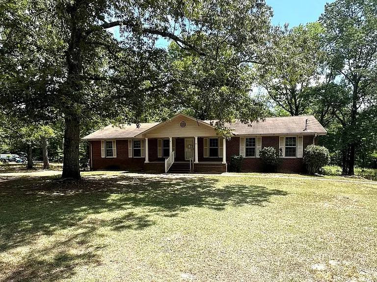 House for rent at 155 S Avery Rd, Rome, GA 30165