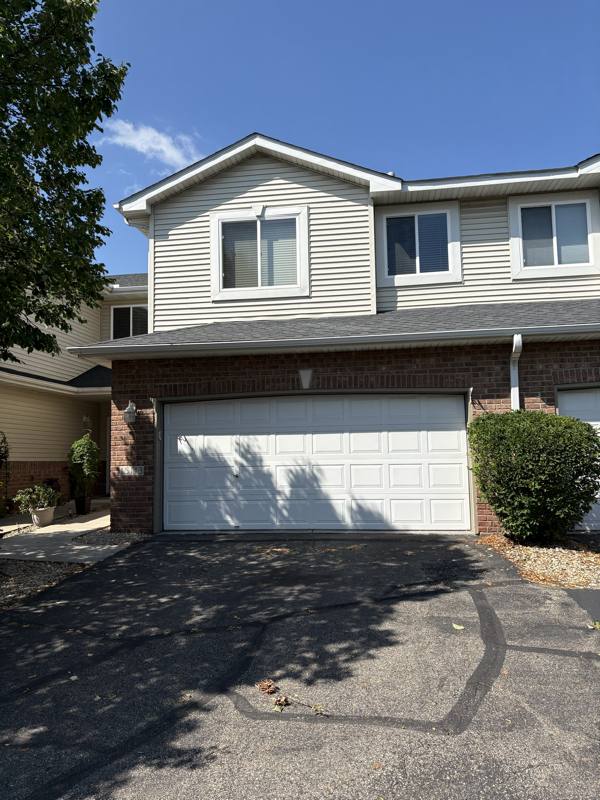 Townhouse for rent at 15113 Cimarron Way, Rosemount, MN 55068