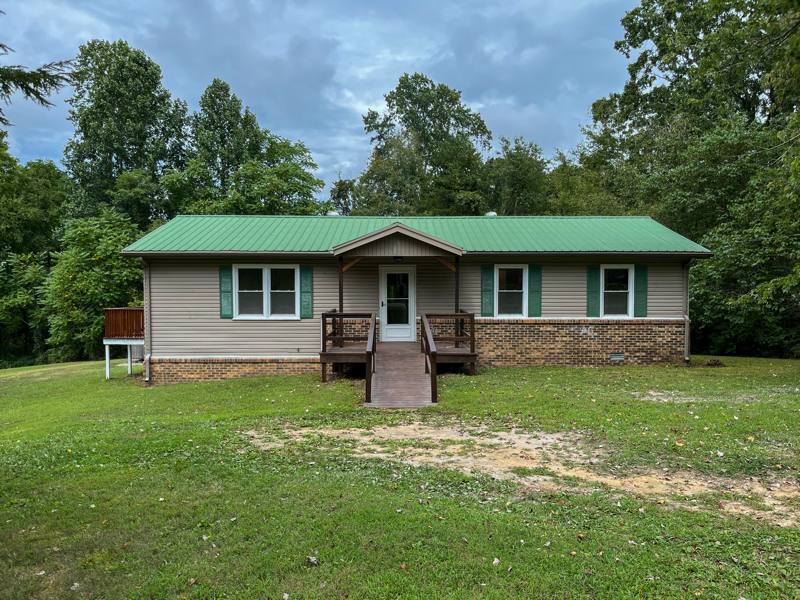 House for rent at 467 Shady Oaks Dr, Spencer, TN 38585