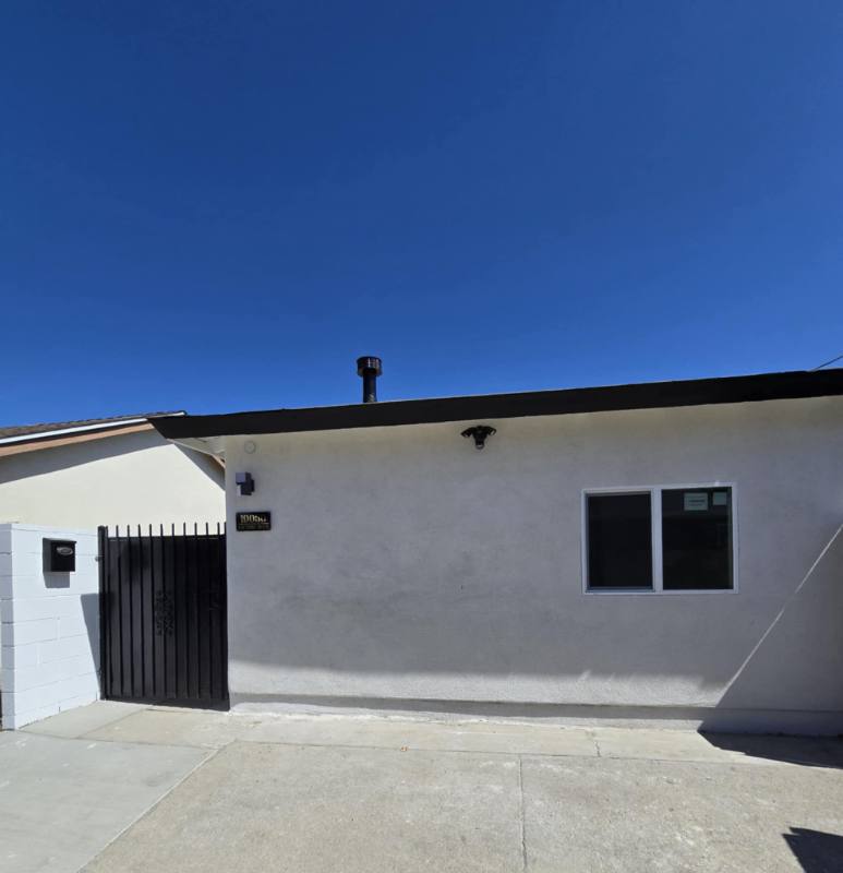 House for rent at 19050 Victory Blvd, Reseda, CA 91335
