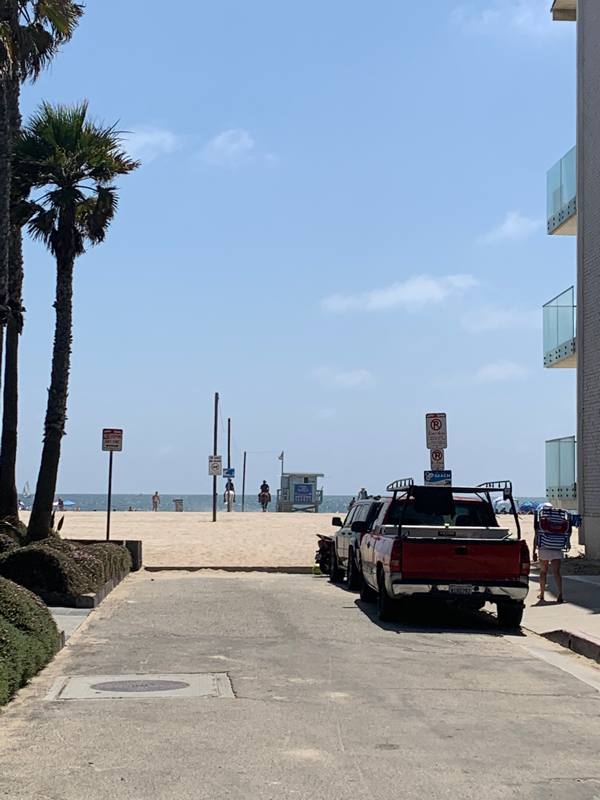 Apartment for rent at 126 Driftwood St #126 Magical, Marina Del Rey, CA 90292