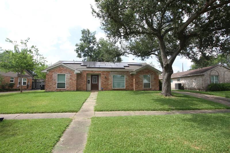House for rent at 8207 Sharpcrest St, Houston, TX 77036