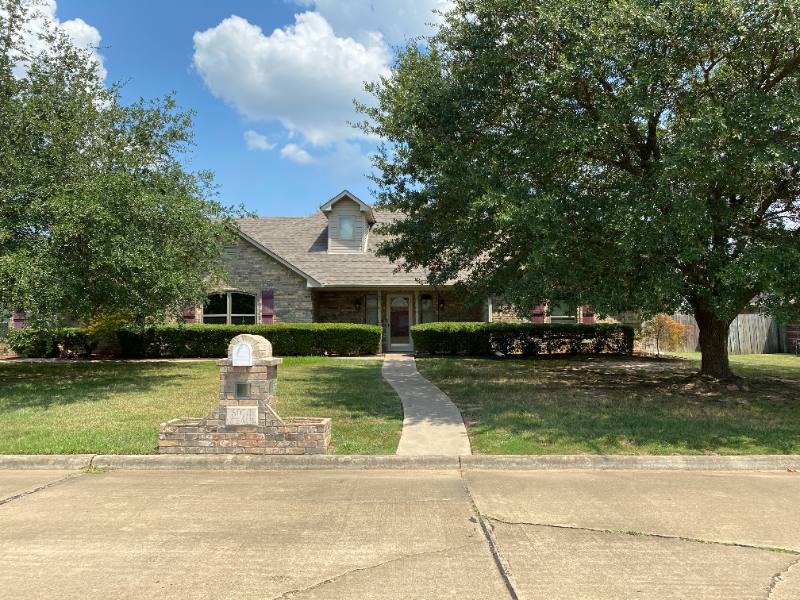 House for rent at 6014 Castle Oaks, Texarkana, AR 71854