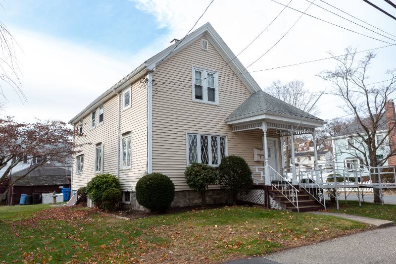 Apartment for rent at 142 Dale St #2, Waltham, MA 02453