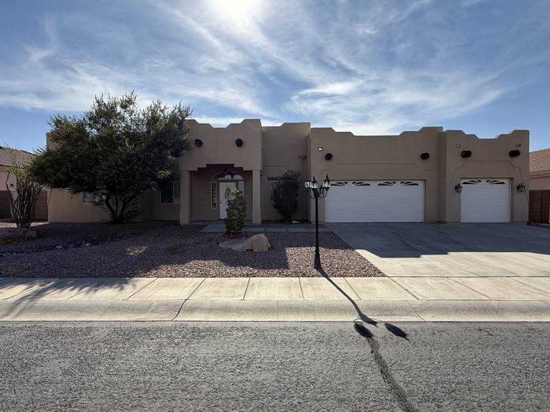 House for rent at 2117 Buena Vista Dr, Kingman, AZ 86401