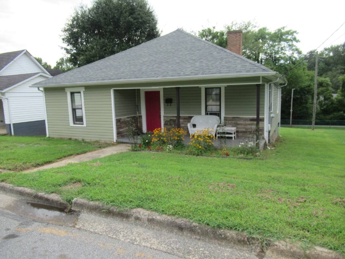 House for rent at 516 Grier St, Lincolnton, NC 28092