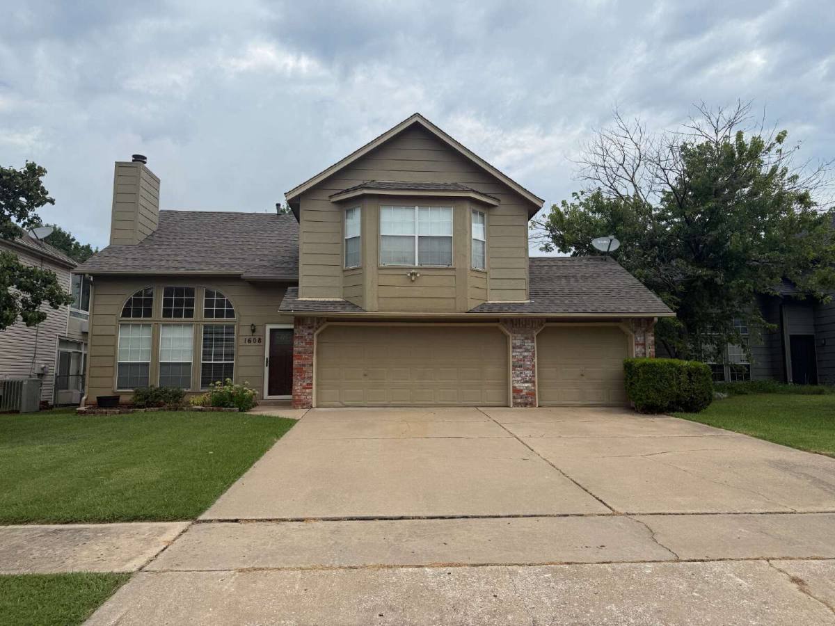 House for rent at 1608 W Fulton Place, Broken Arrow, OK 74012