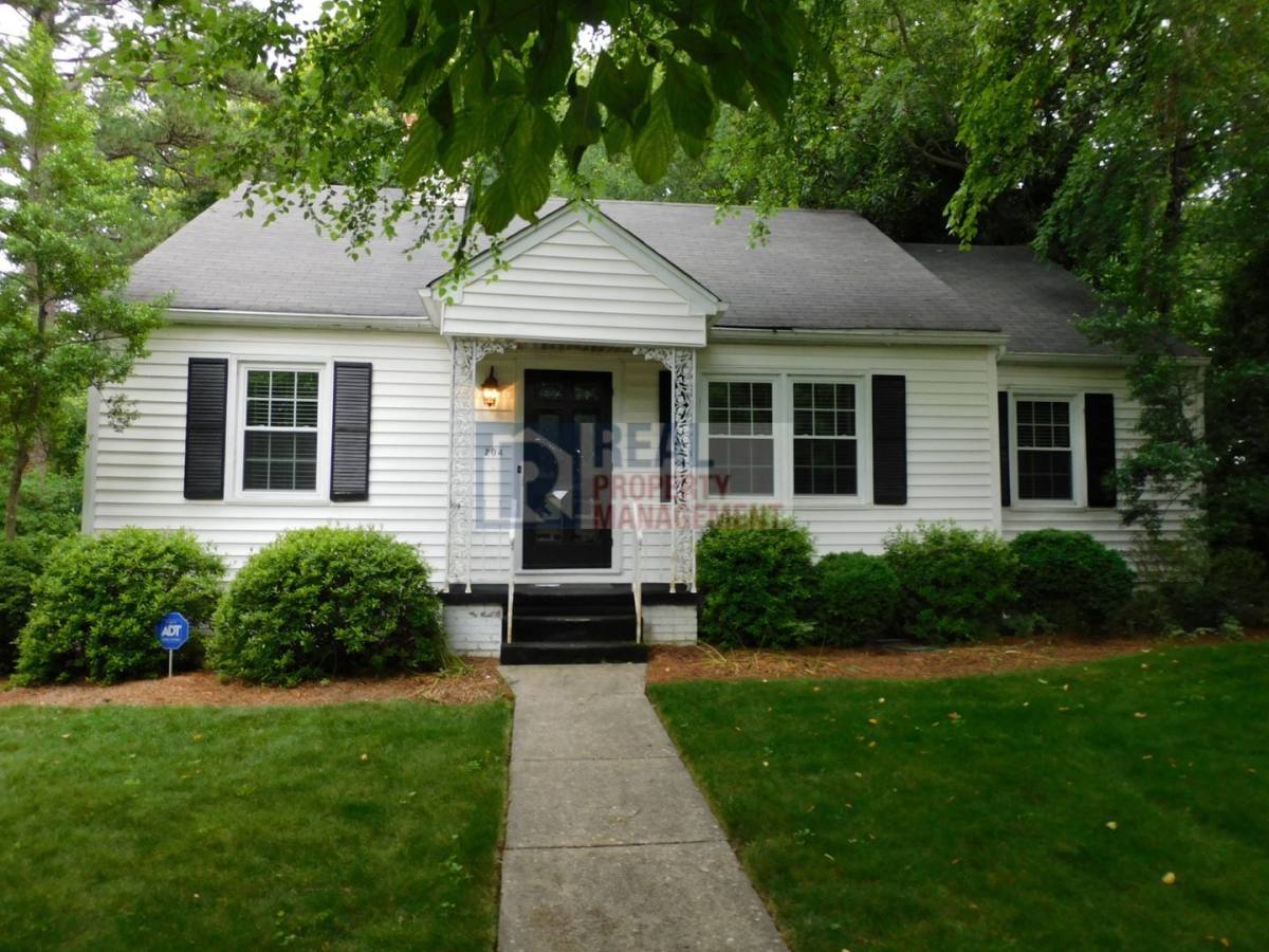 House for rent at 204 W Newlyn St, Greensboro, NC 27408