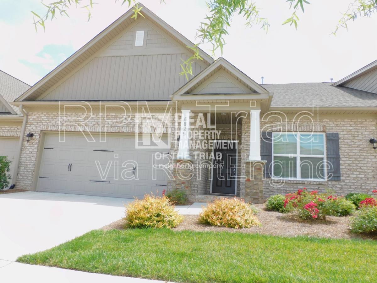 Townhouse for rent at 6826 Magnolia Park Court, Clemmons, NC 27012