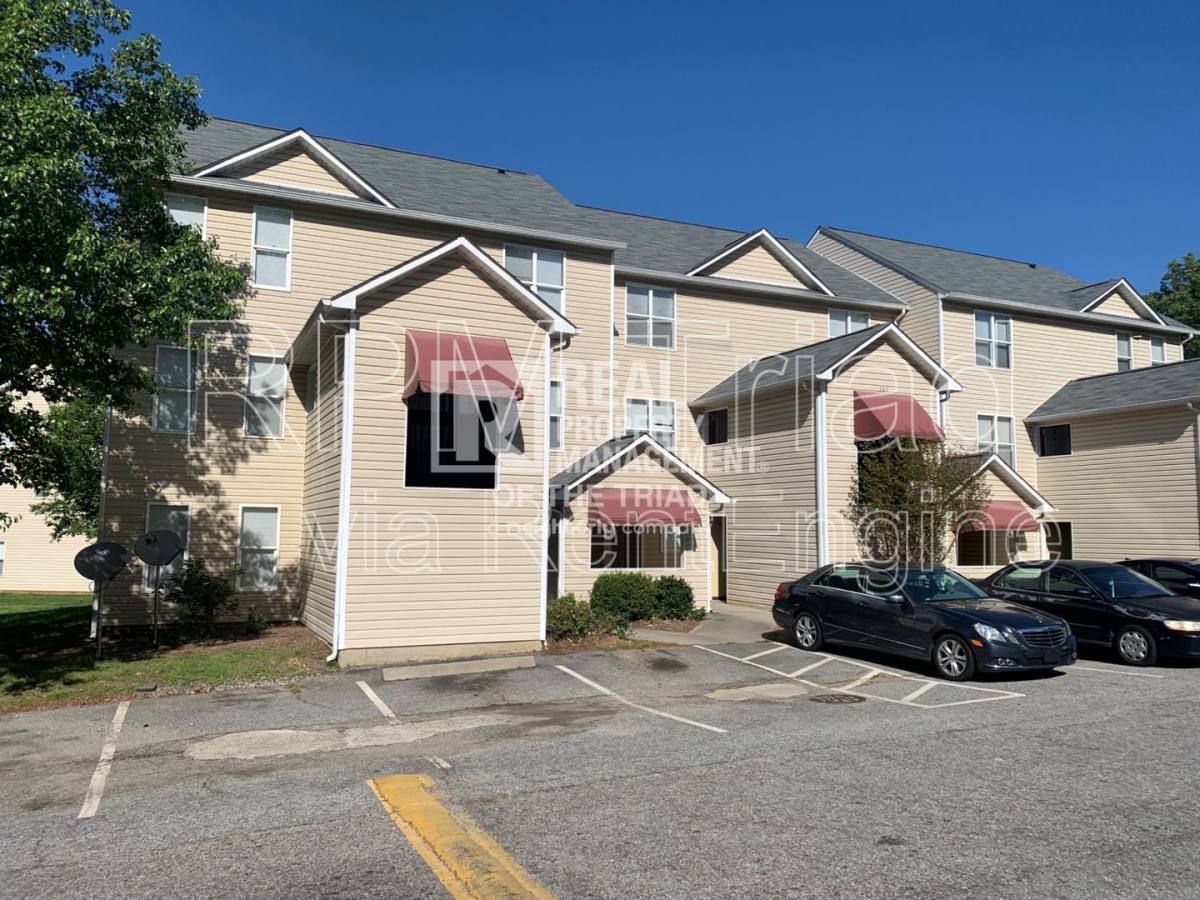 Apartment for rent at 308 Ardale Dr #2E, High Point, NC 27260