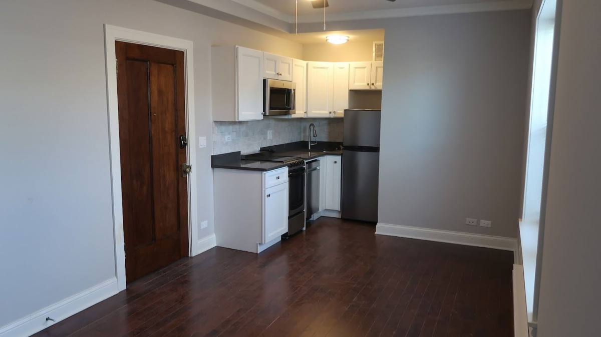 Apartment for rent at 640 W Wrightwood Ave, Chicago, IL 60614