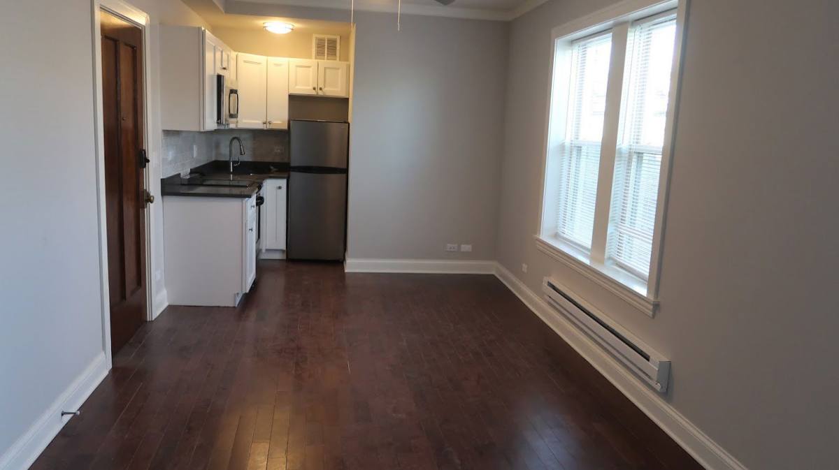 Apartment for rent at 640 W Wrightwood Ave, Chicago, IL 60614