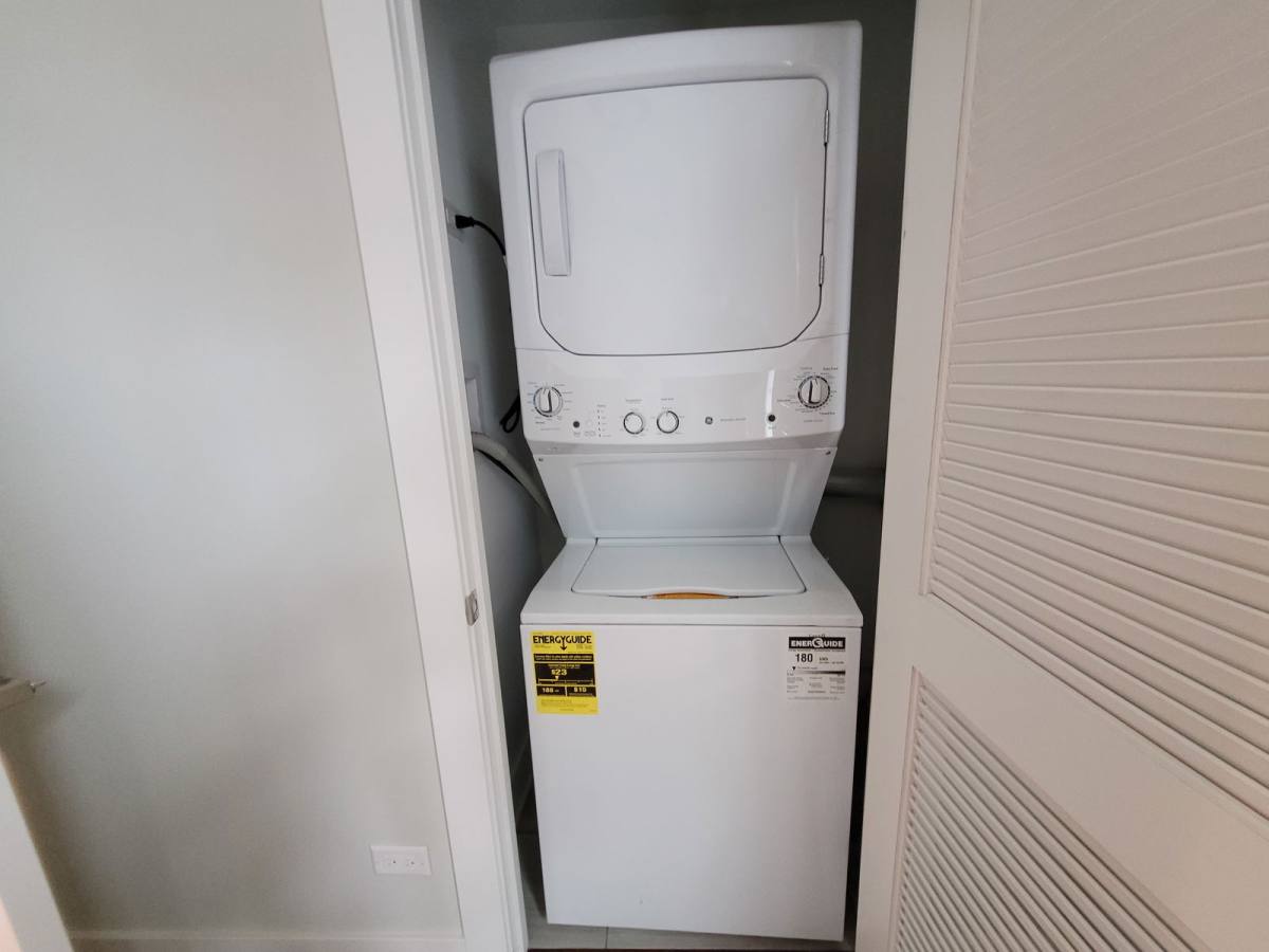 Apartment for rent at 2144 W Shakespeare Ave #2F, Chicago, IL 60647