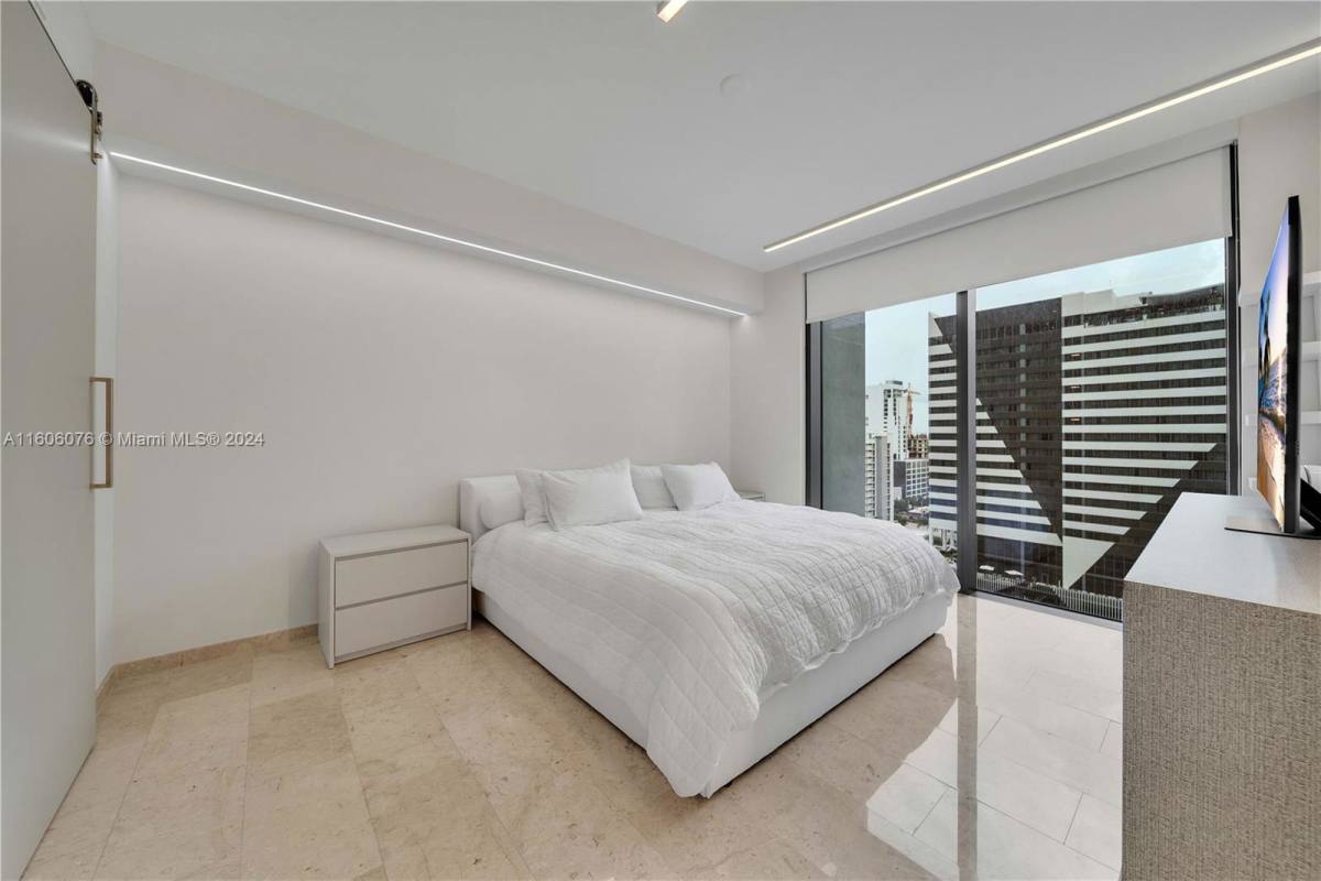 Apartment for rent at 88 SW 7th St, Miami, FL 33130