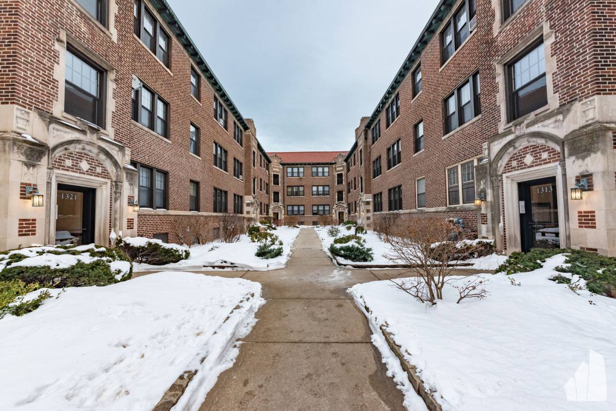 Apartment for rent at 1313 Oak Ave #J1, Evanston, IL 60201
