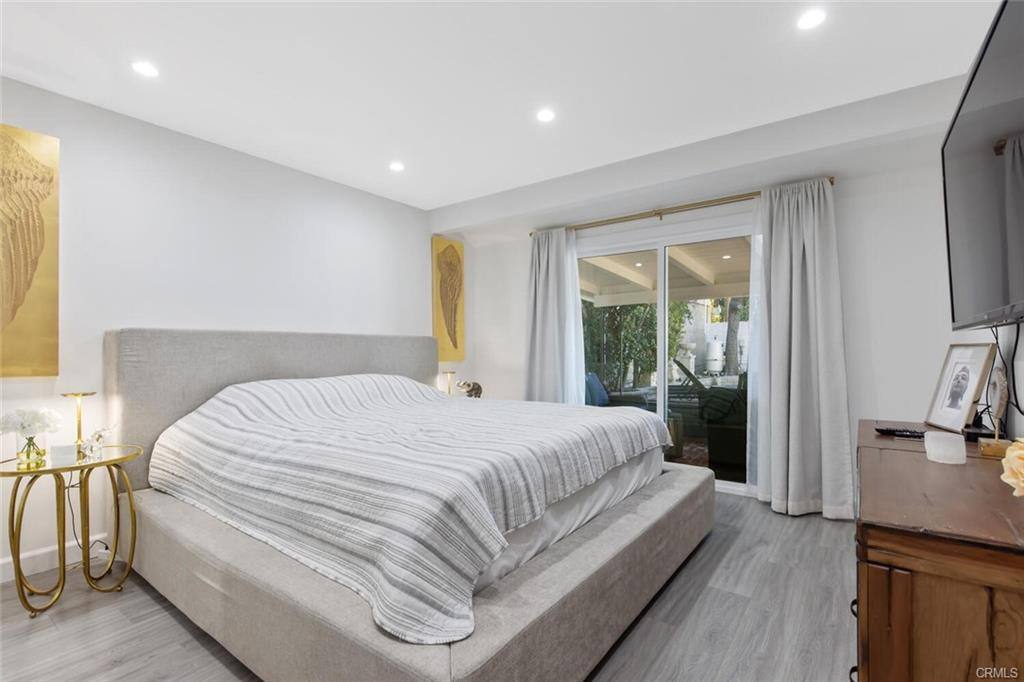House for rent at 22444 Venido Rd, Woodland Hills, CA 91364