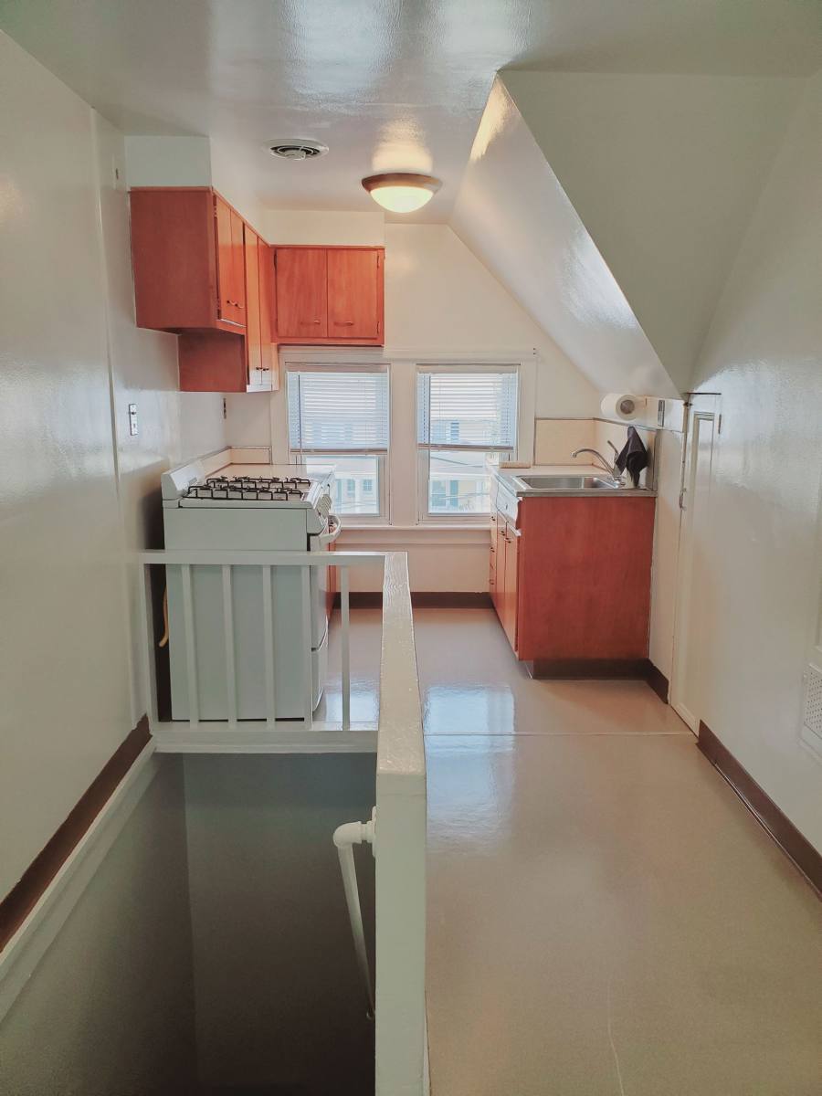 House for rent at 73 Oakridge St #3, Greenwich, CT 06830