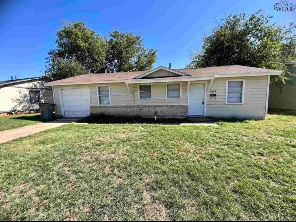 House for rent at 1425 Harris Lane, Wichita Falls, TX 76306