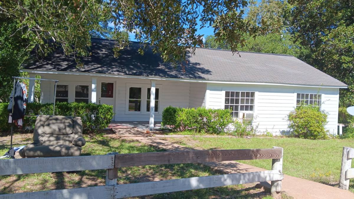 House for rent at 1180 Fish Hatchery Rd, Huntsville, TX 77320