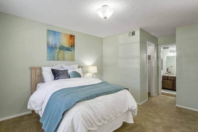 Apartment for rent at 2951 Dechman Dr #79, Grand Prairie, TX 75052