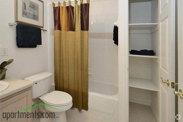 Apartment for rent at 2825 W 11th St #79, Houston, TX 77008